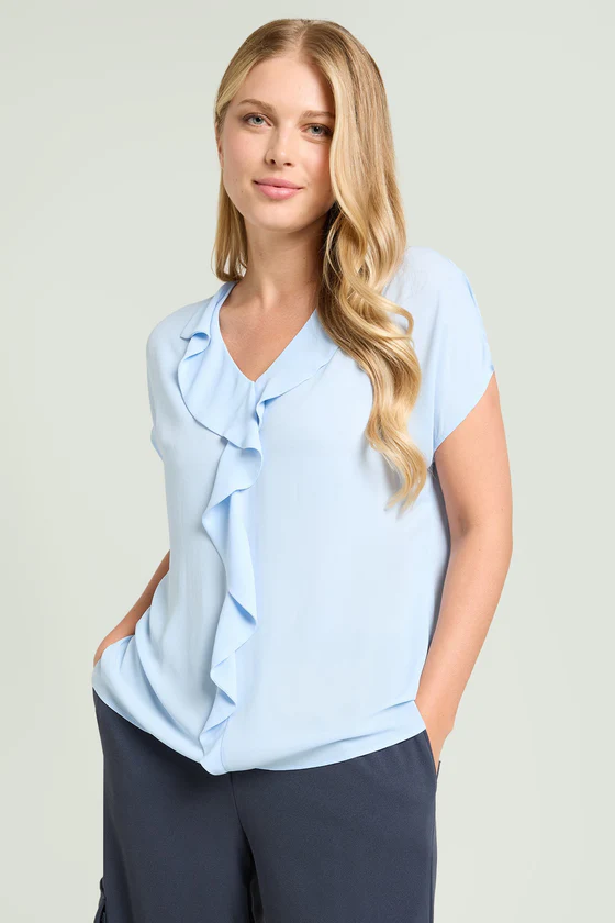 BLUSA CON VOLANT