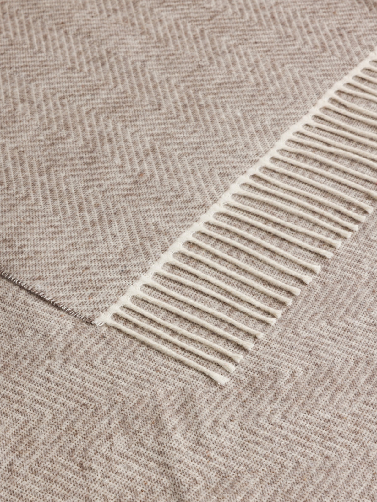 Plaid a spina di pesce made in Italy con filati riciclati