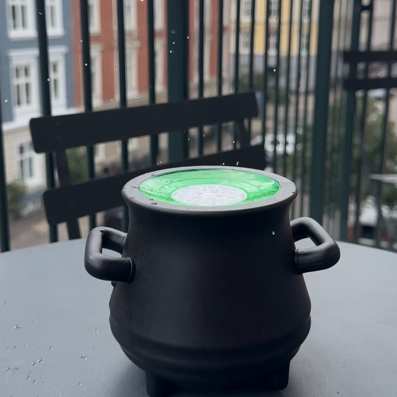 Soap bubble cauldron machine