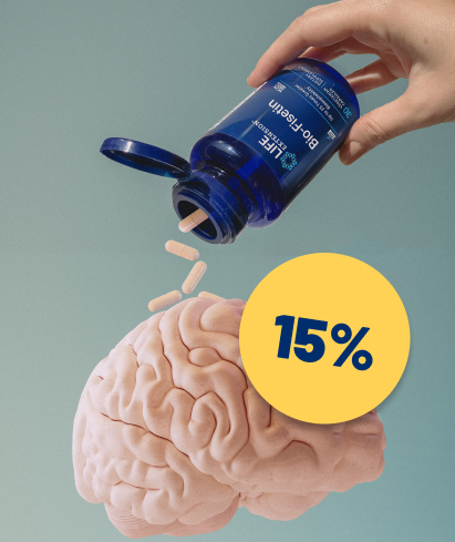alt="Le capsule di Bottle of Life Extension BioFisetin® vengono versate su un modello di cervello umano con un'etichetta gialla con uno sconto del 15%, che simboleggia la salute del cervello e il supporto energetico cellulare.»