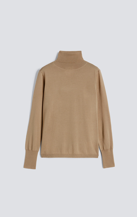 KNITWEAR