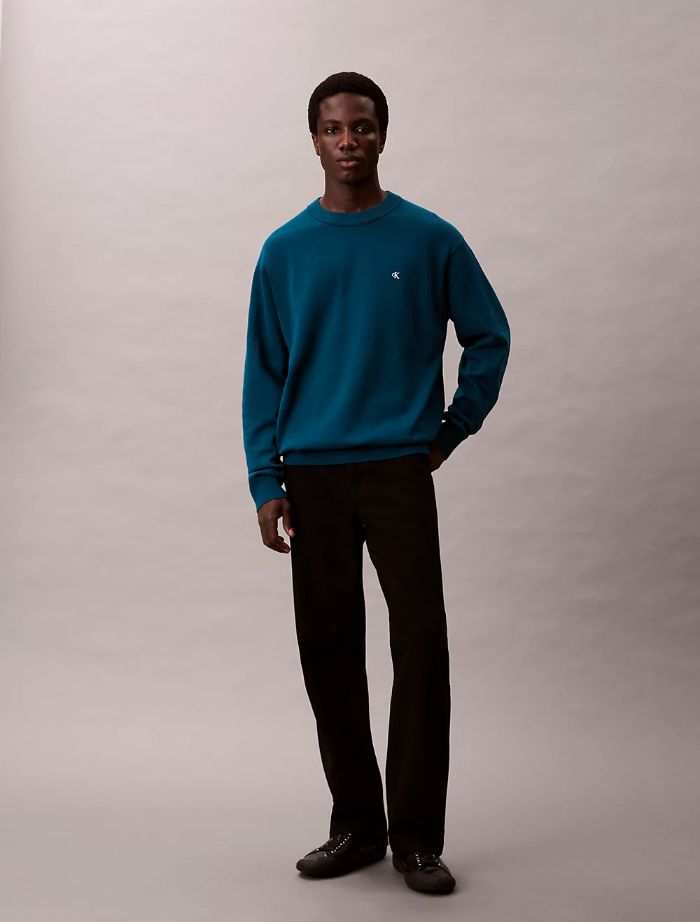 Maglione con monogramma in cotone taglio relaxed