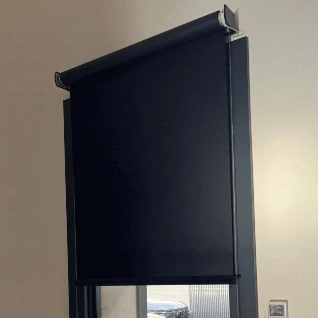 TENDA A RULLO  OSCURANTE TINTA UNITA 
