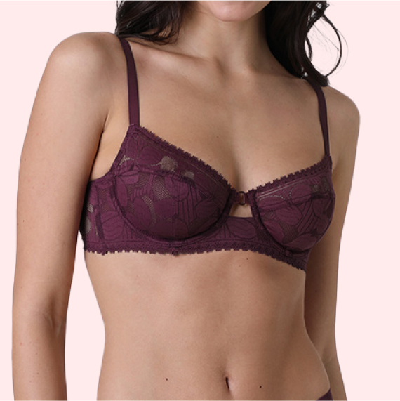 dettaglio reggiseno con ferretto  in pizzo vinaccia 