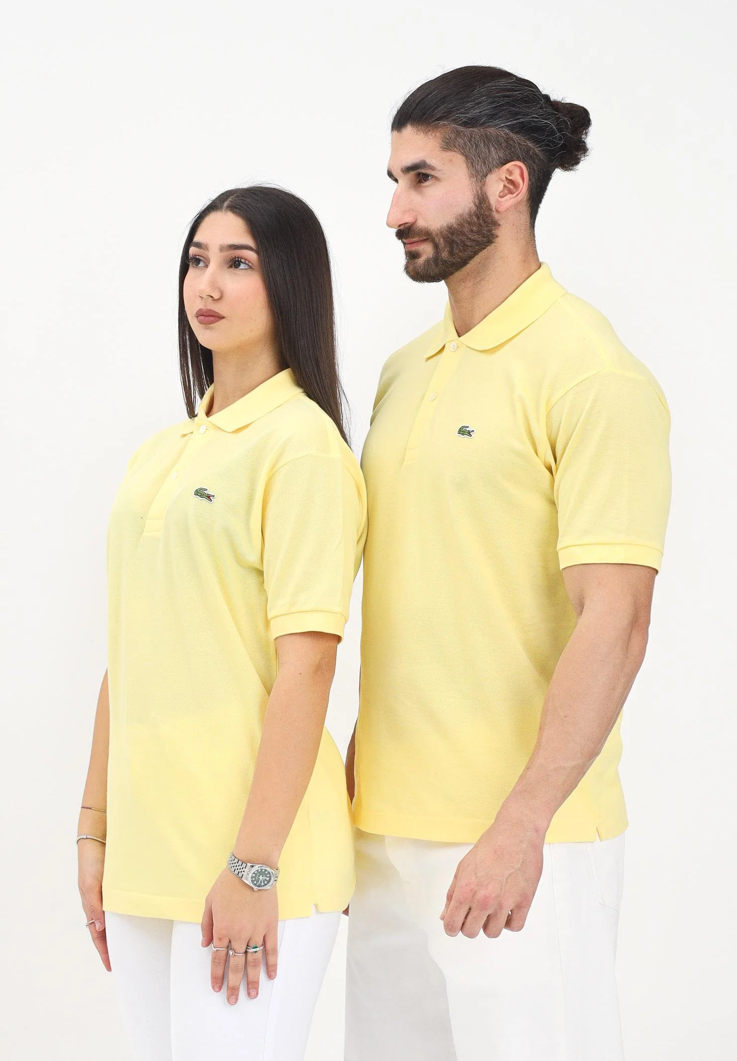 Image of LACOSTE Polo a manica corta gialla per uomo e donna con patch logo coccodrilo