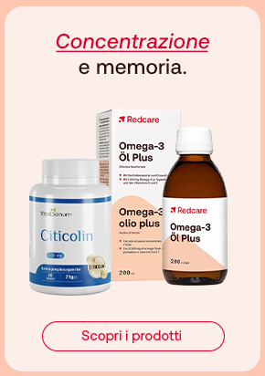 Tre prodotti per supportare concentrazione e memoria: Citicolin di YmeaSanum, e Omega-3 Öl Plus in gocce e flacone di Redcare. In alto il testo “Concentrazione e memoria”, con “Concentrazione” in rosso corsivo. In basso, pulsante rosso con la scritta “Scopri i prodotti”.