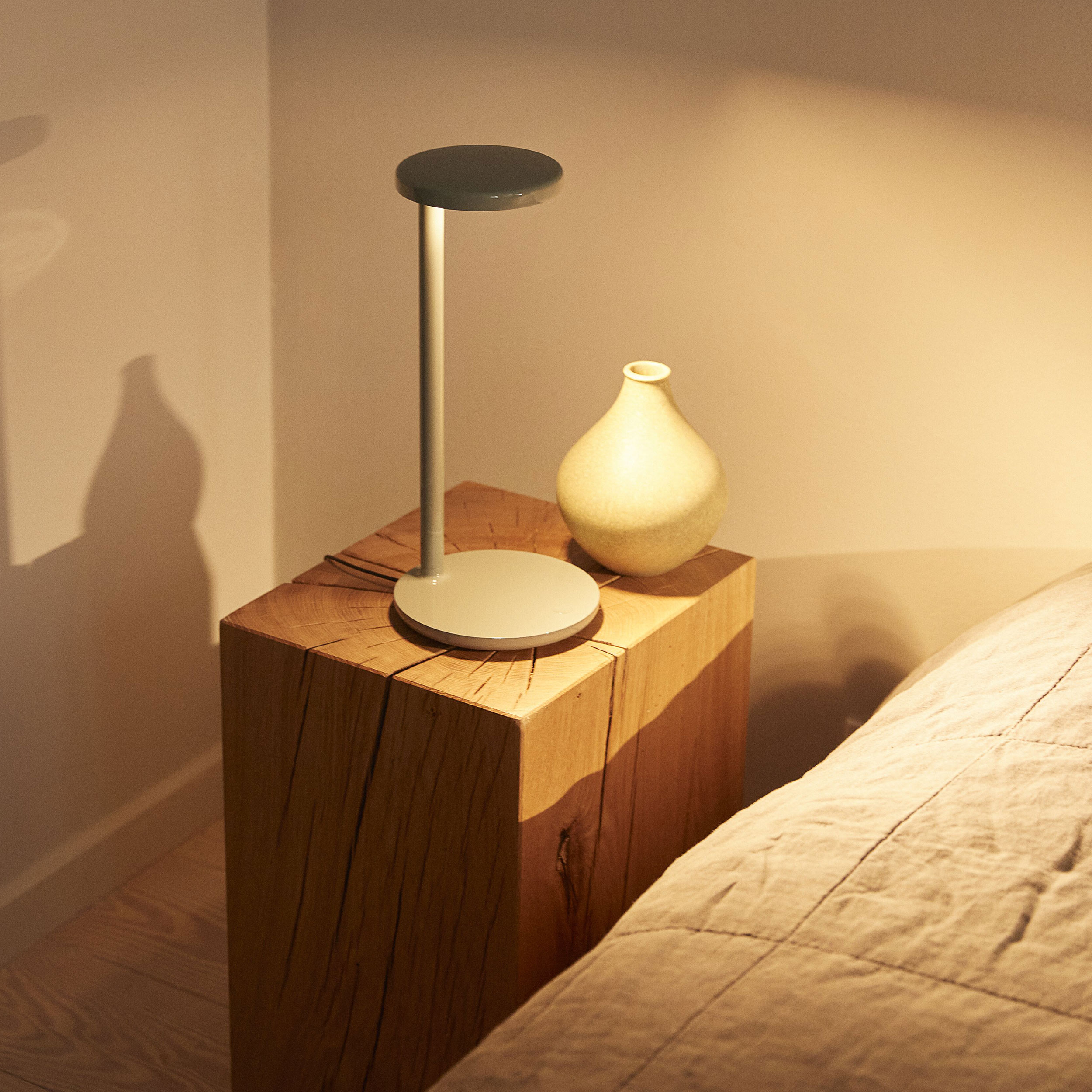 Oblique Table
