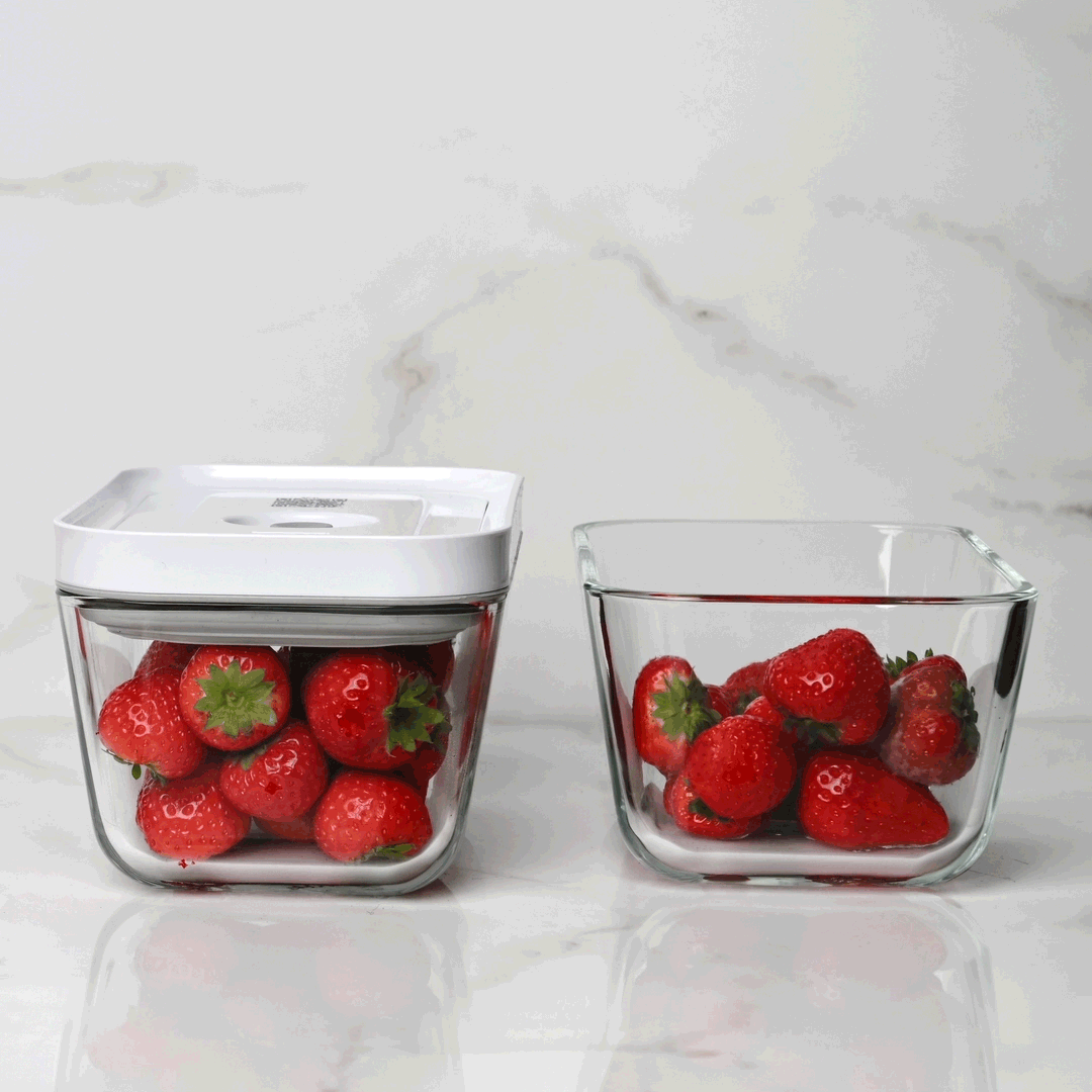 gif di fragole che rimangono fresche con Fresh & Save e fragole che iniziano a marcire nel corso di 7 giorni