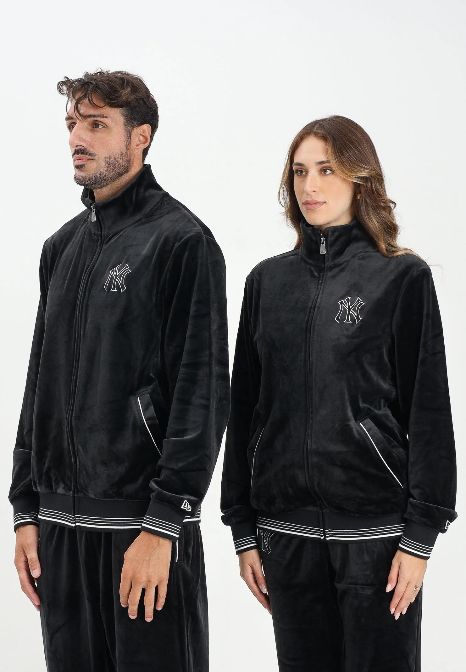 Image of NEW ERA Felpa con zip New York Yankees MLB Velour nera per uomo e donna