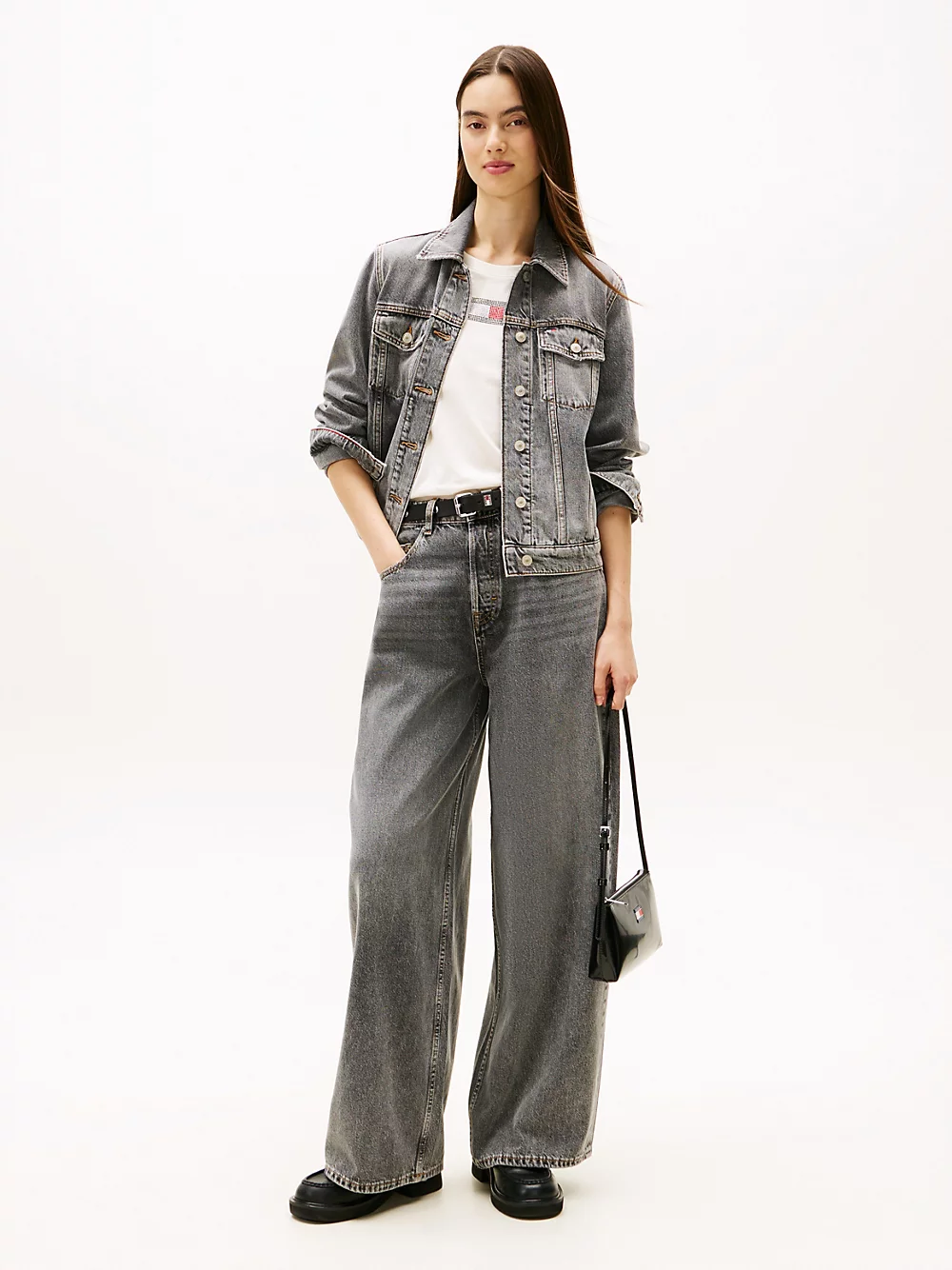 Jeans larghi a vita media
