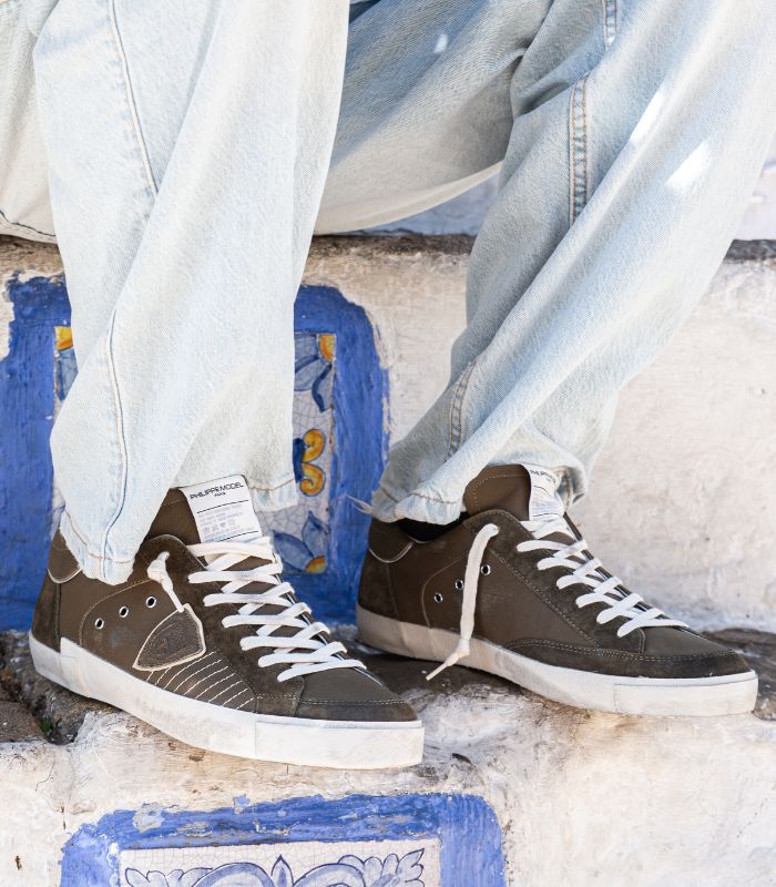 sneakers