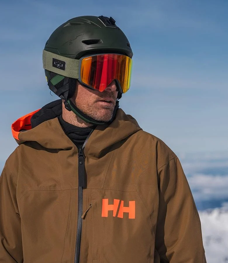 Man wearing Helly Hansen ULLR D