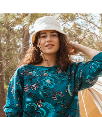 Felpa dal taglio oversize con paillettes, scollo a girocollo e maniche lunghe