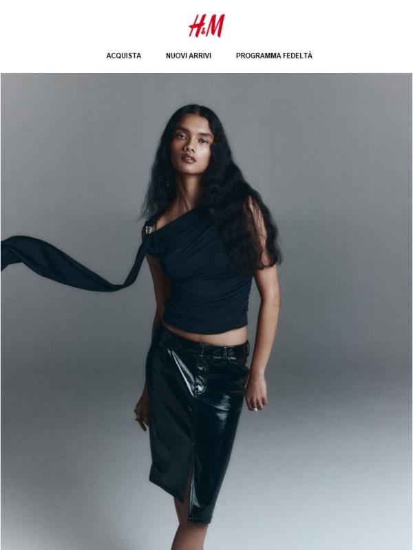 Novità: top e abiti color carbone