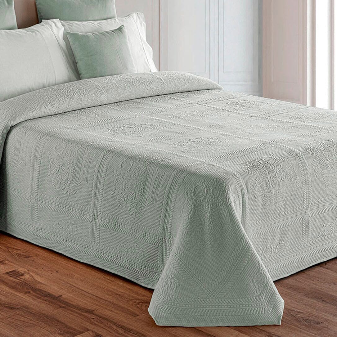 Image of Copriletto in Piquet di Cotone con <br>Fantasia Lavorazione Jacquard - <b>Botticelli