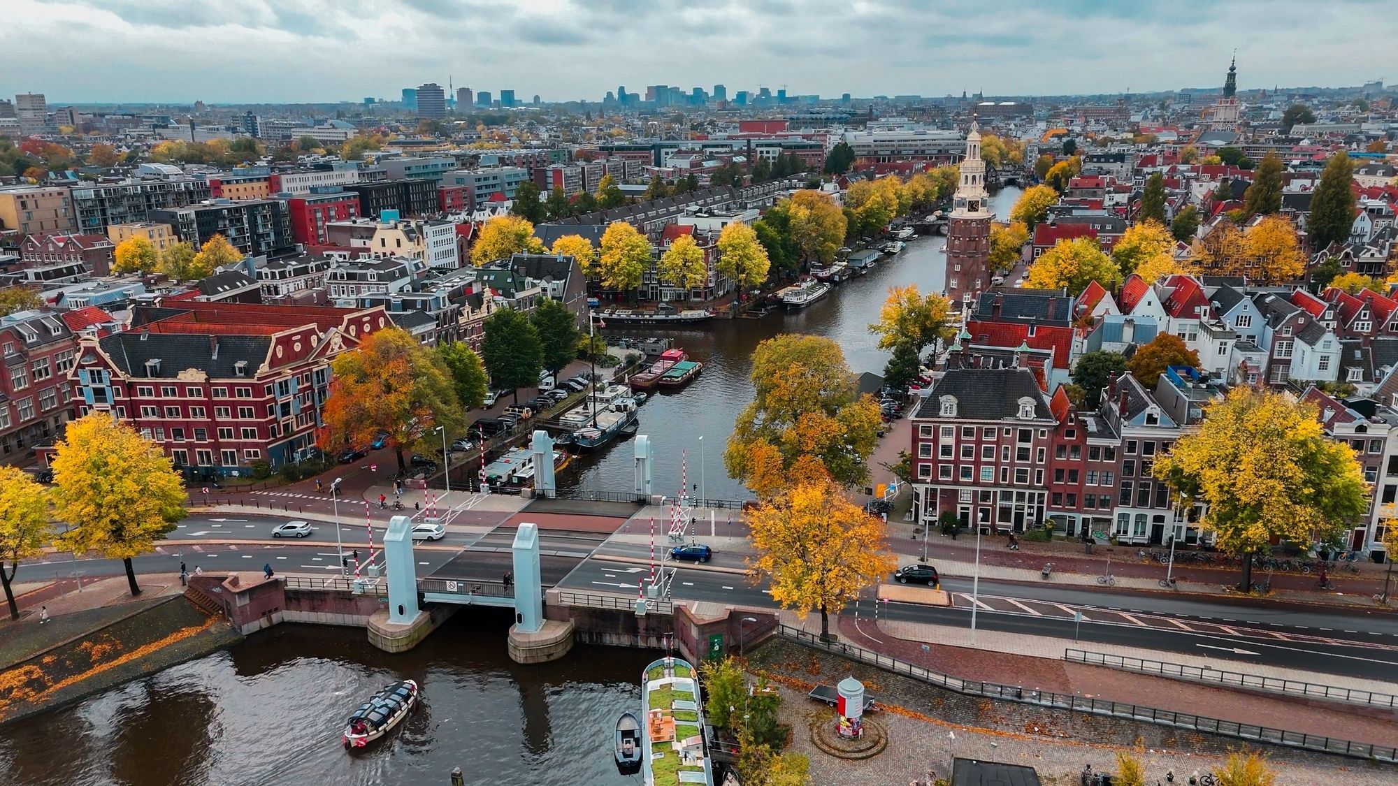 Amsterdam compie 750 anni