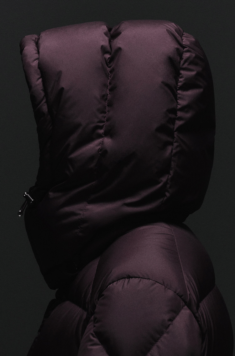Piumino corto Moncler Maya 70 con cappuccio