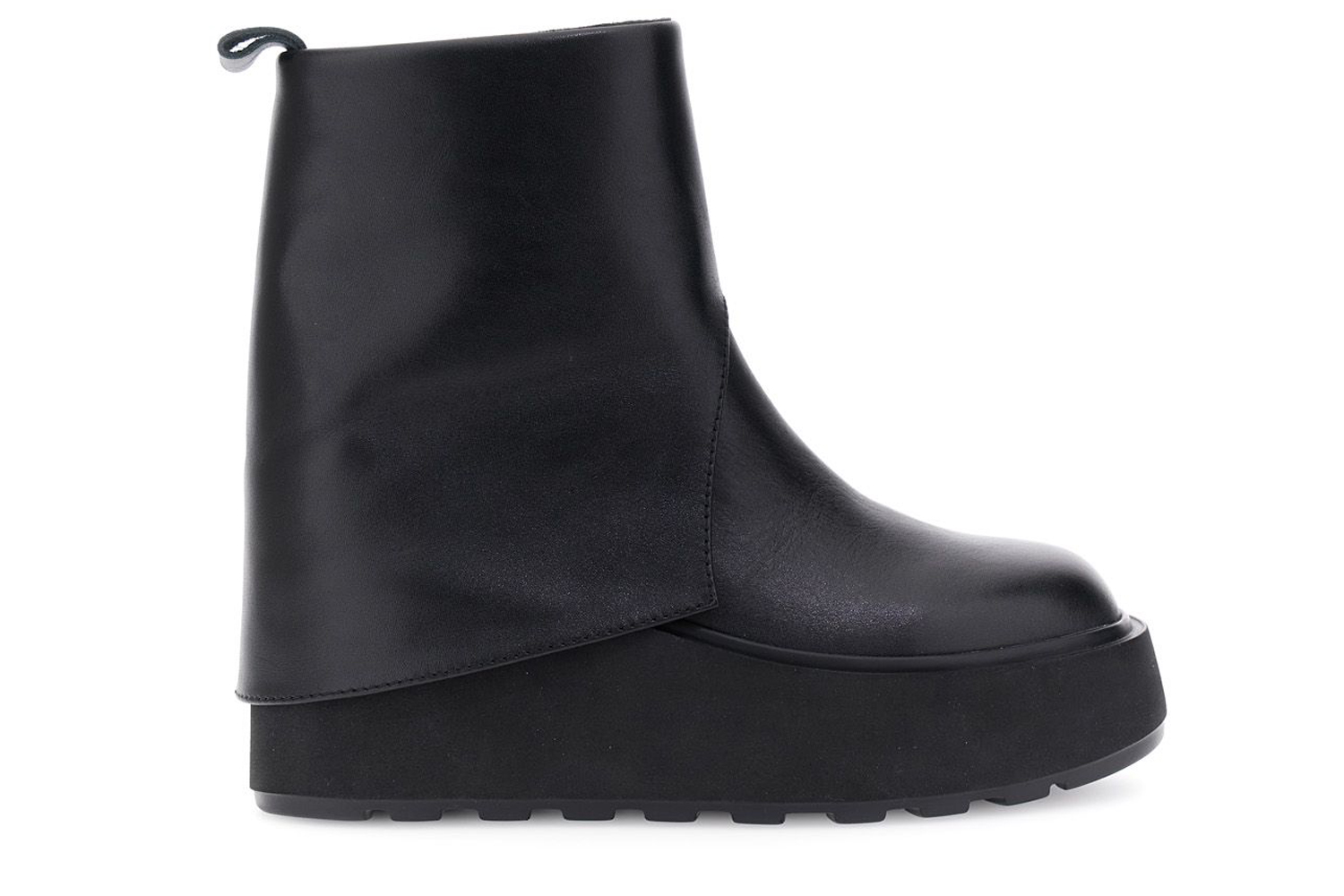 Image of tronchetti in pelle con risvolto e plateau nero