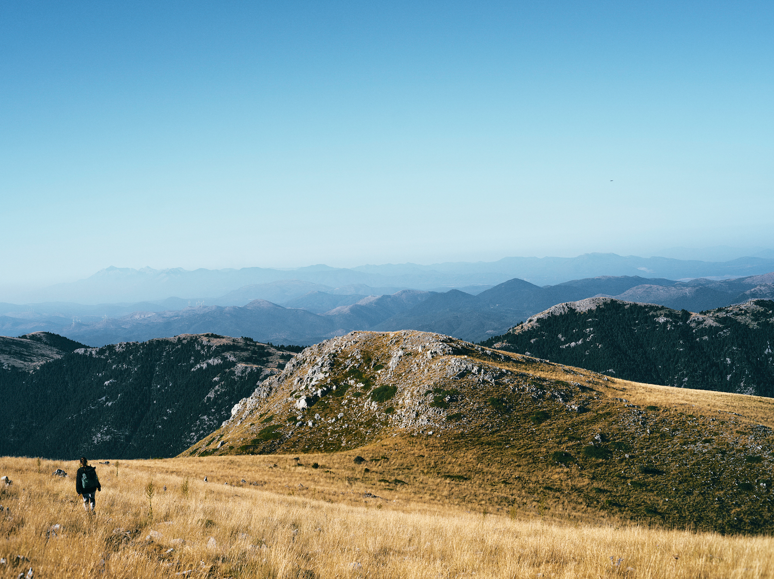L’Arcadia contemporanea, dove la natura resiste, tra trekking e benessere