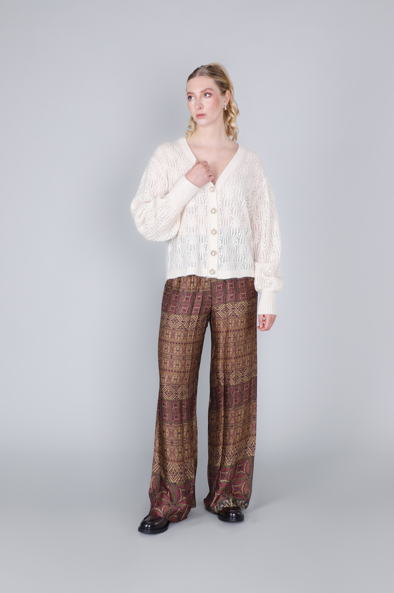 Image of cardigan motivo traforo avena