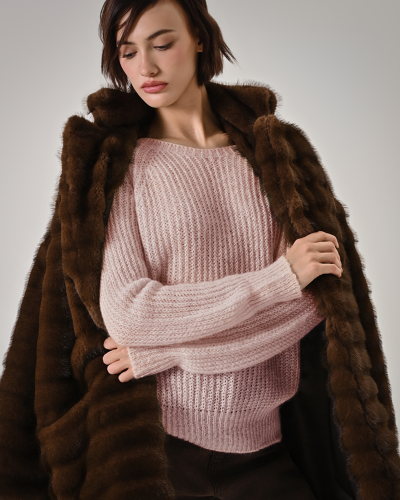 Morbidezza e luce: scopri la nuova maglieria