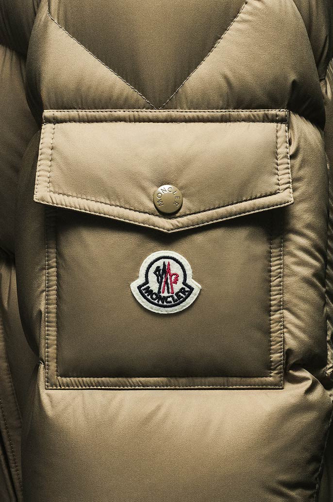 Piumino corto con cappuccio Bretagne