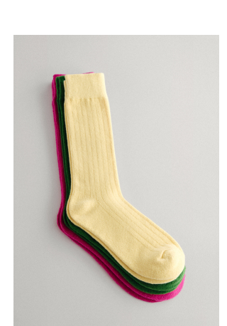 Display images to show real-time content