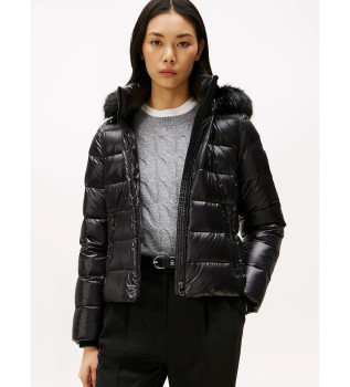 giacca-con-cappuccio-lucida-e-piumino-nero