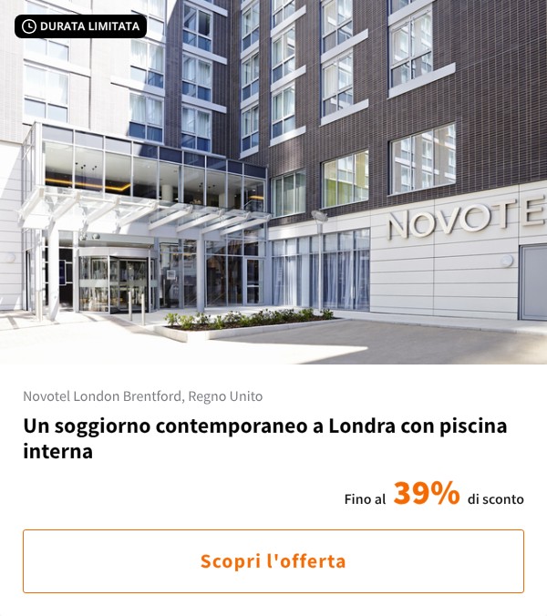 Un soggiorno contemporaneo a Londra con piscina interna