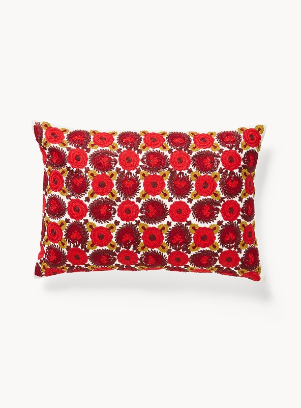 Cuscino 35x50 in cotone con ricamo floreale a catenella Cuscino 35x50 in cotone con ricamo floreale a catenella