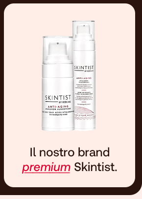 „Banner Skintist by Redcare con flaconi Anti-Aging e Hyaluronic Serum. Testo: ‘Il nostro brand premium Skintist.’ Sfondo beige con cornice marrone.“ „Banner Skintist by Redcare con flaconi Anti-Aging e Hyaluronic Serum. Testo: ‘Il nostro brand premium Skintist.’ Sfondo beige con cornice marrone.“