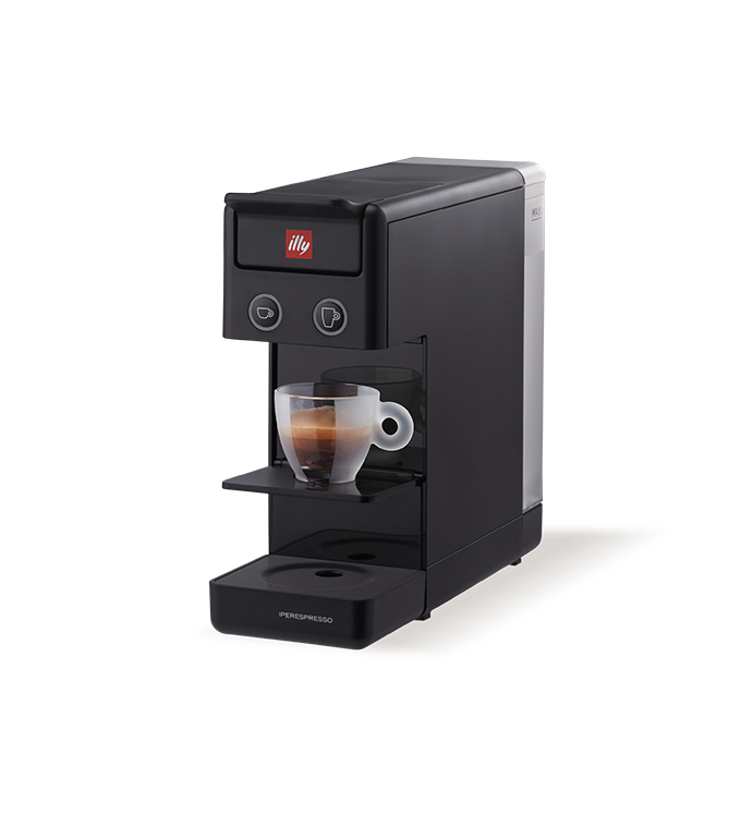 Moka put with freshly brewed coffee