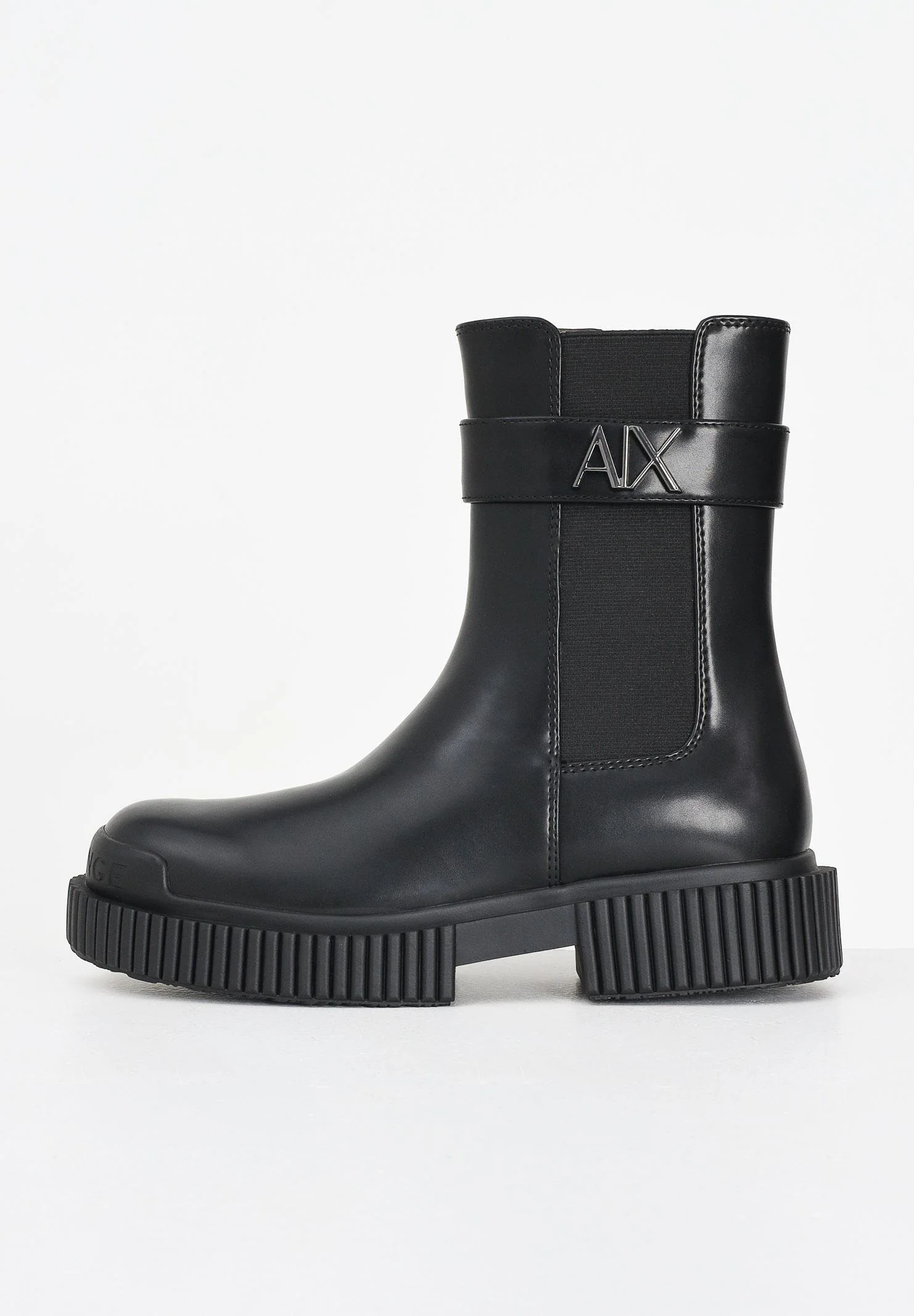 Image of ARMANI EXCHANGE Stivali bassi neri da donna con logo A|X