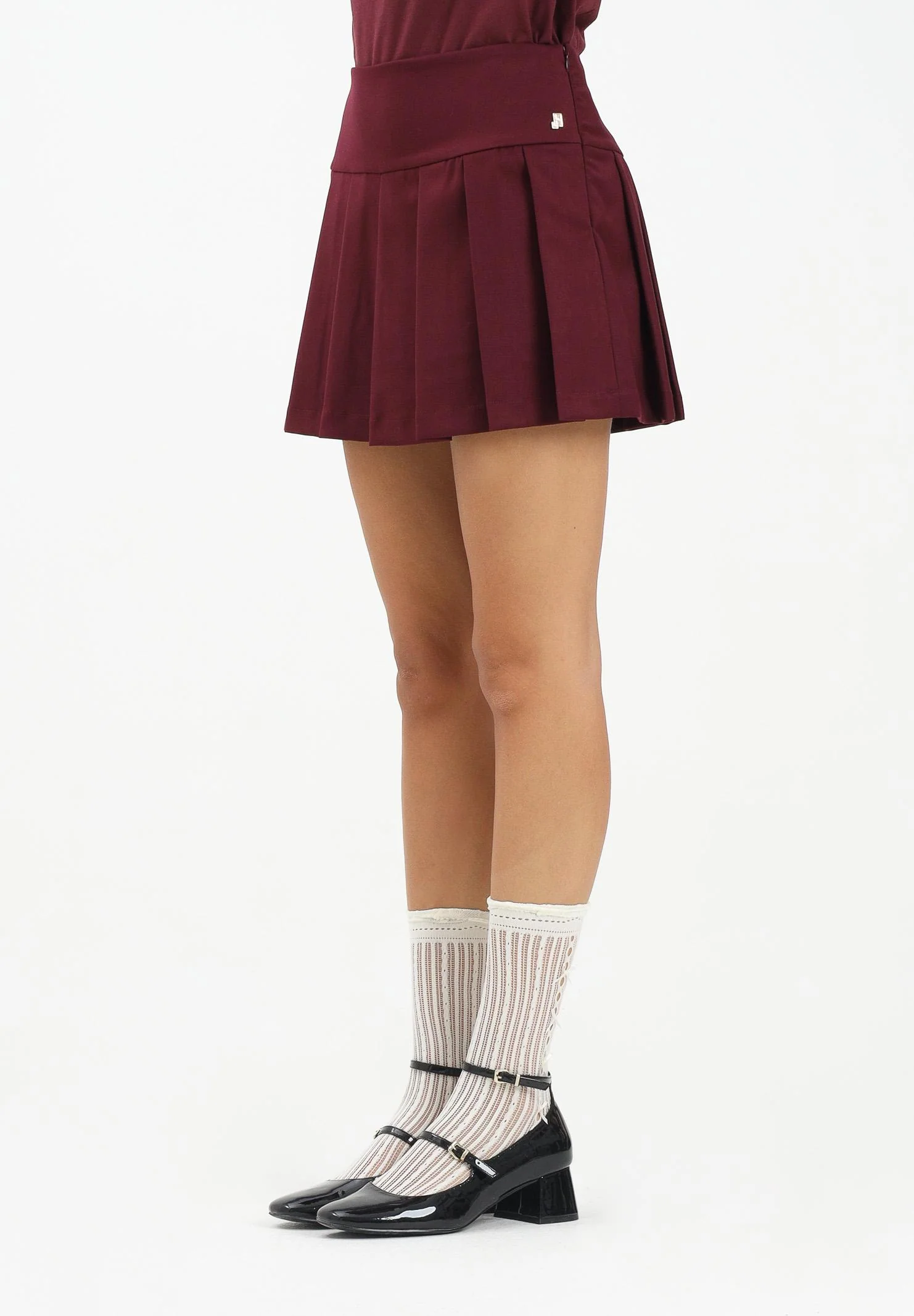 Image of HINNOMINATE Gonna corta bordeaux da donna