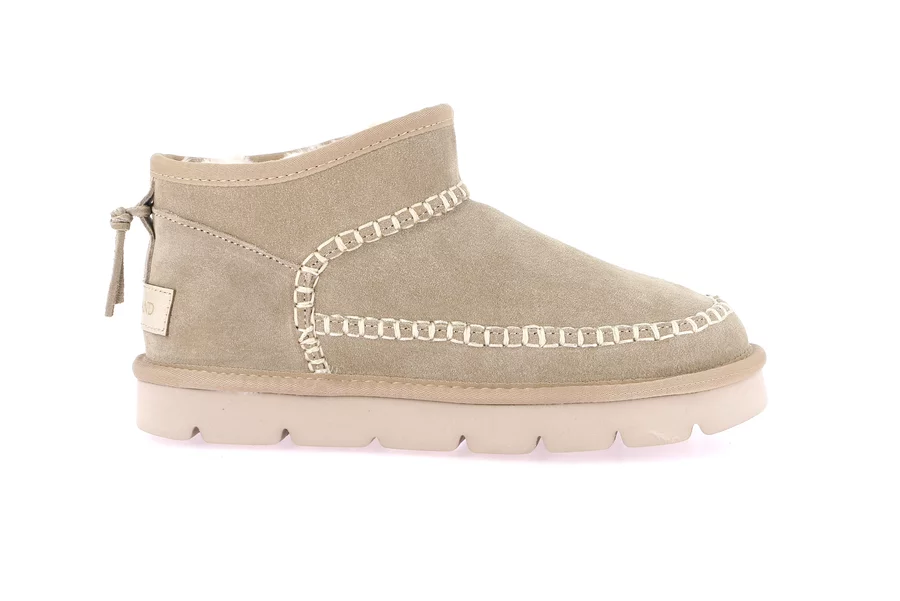 Boot con cuiture a contrasto | CHAB