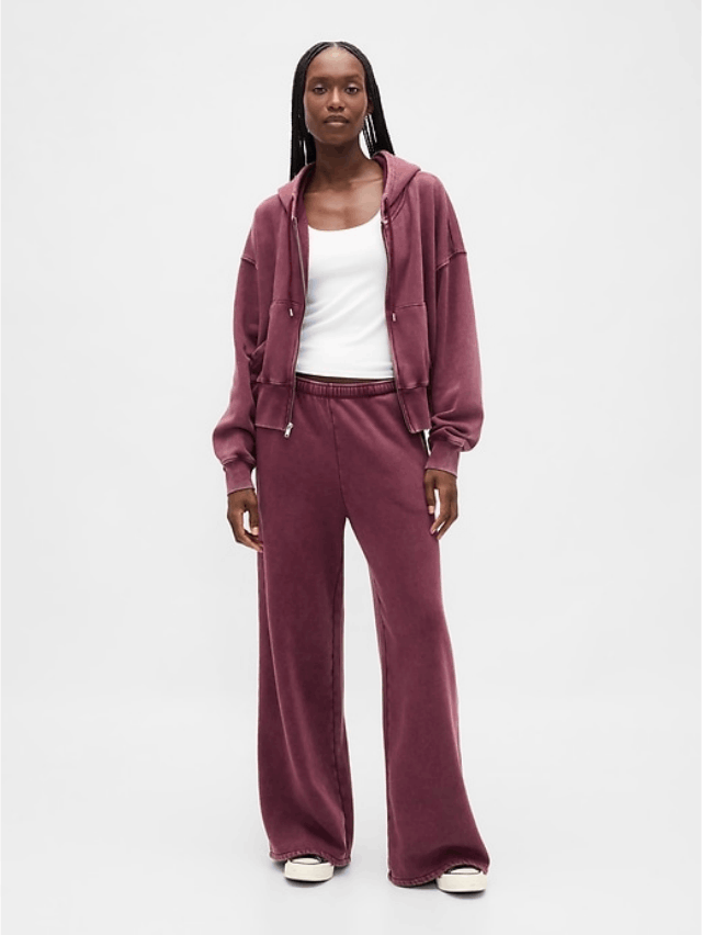 Display images to show real-time content