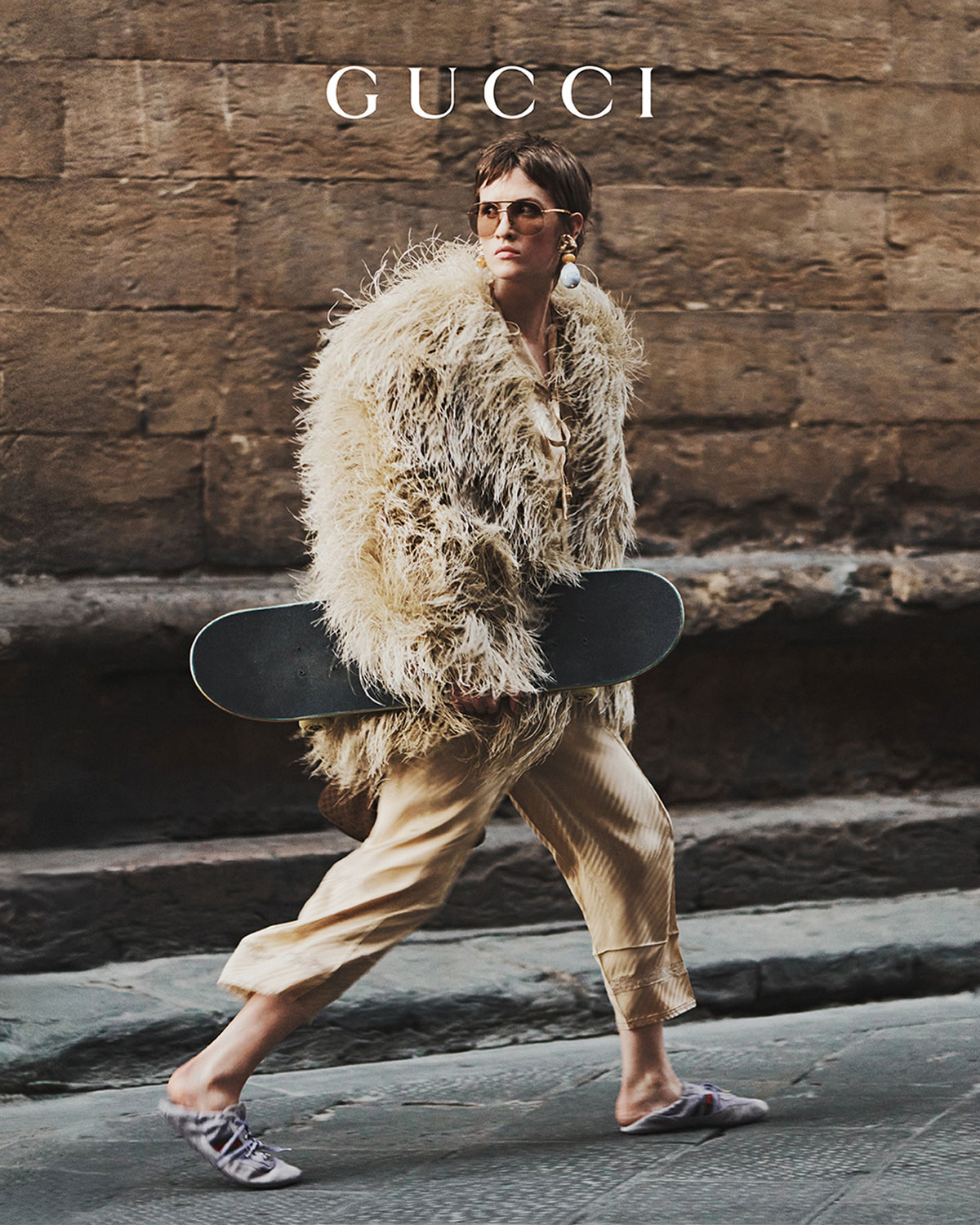 Capo di abbigliamento Scopri di più sul sito Web di Gucci 