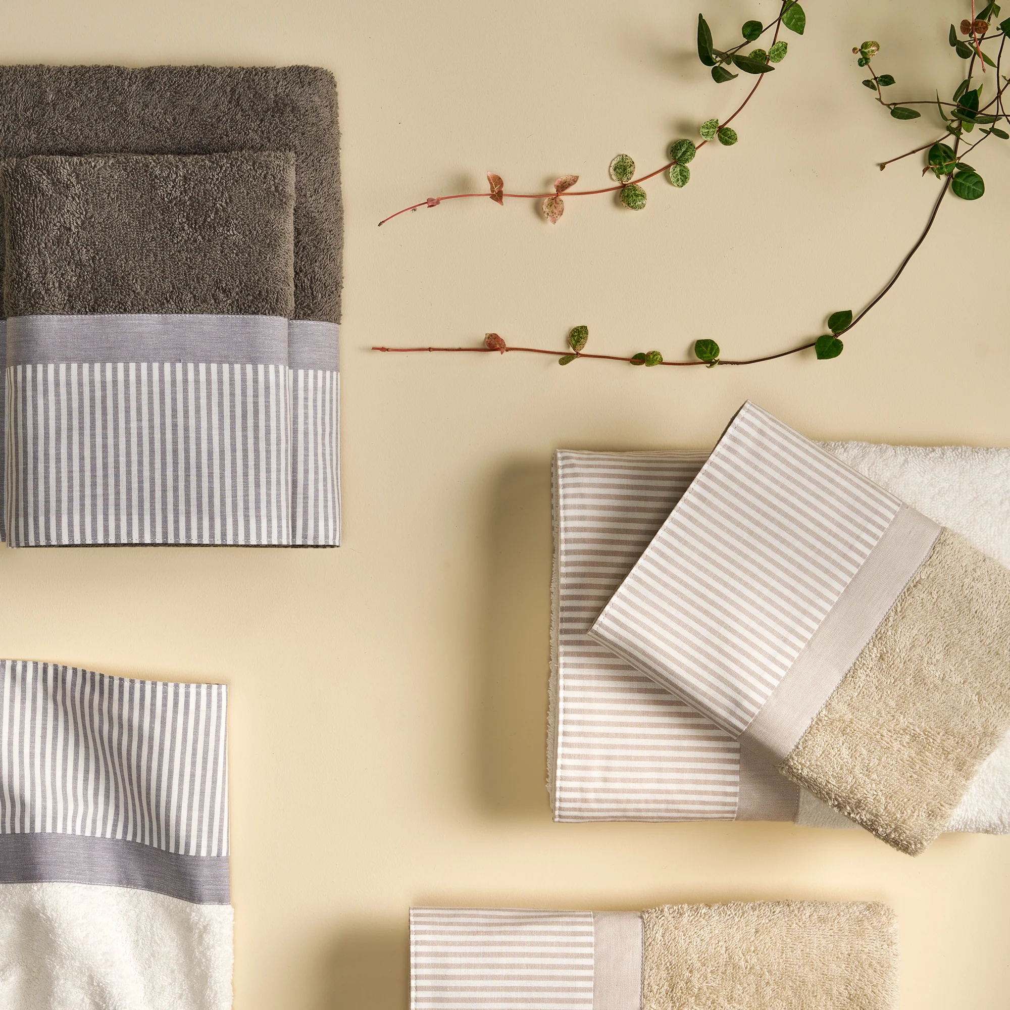 Image of Set 2 Coppie di Spugna con Bordo <br>Rigato Tinto in Filo - <b>Taormina