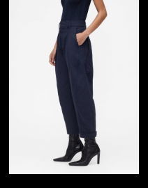 Display images to show real-time content