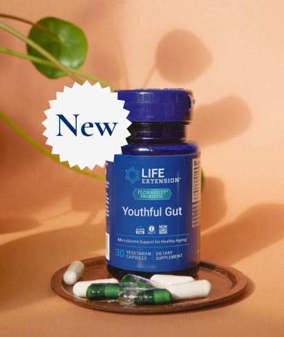 alt="Flacone di integratore Life Extension Youthful Gut con capsule verdi e bianche intorno su una superficie beige, con un distintivo 'Nuovo' che simboleggia il microbioma e il sano sostegno all'invecchiamento.»
