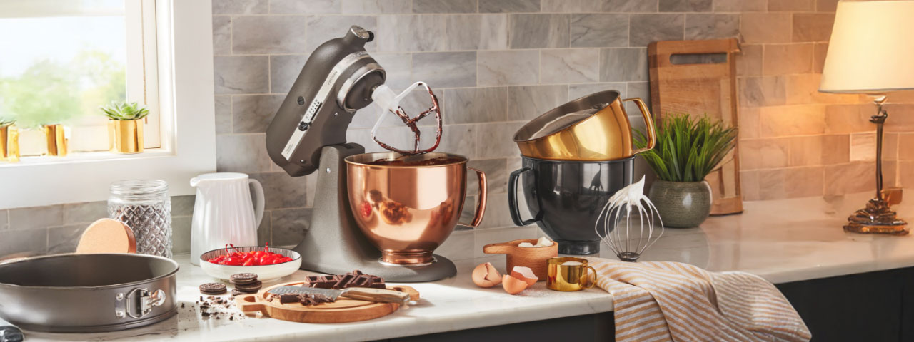 Stand mixer bowls