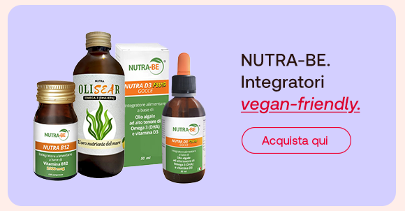 „Banner con integratori Nutra-Be OilSea, Nutra D3 Plus e Nutra B12. Testo: ‘Nutra-Be. Integratori vegan-friendly.’ Pulsante rosso: Acquista qui. Sfondo lilla con base rosa chiaro.“