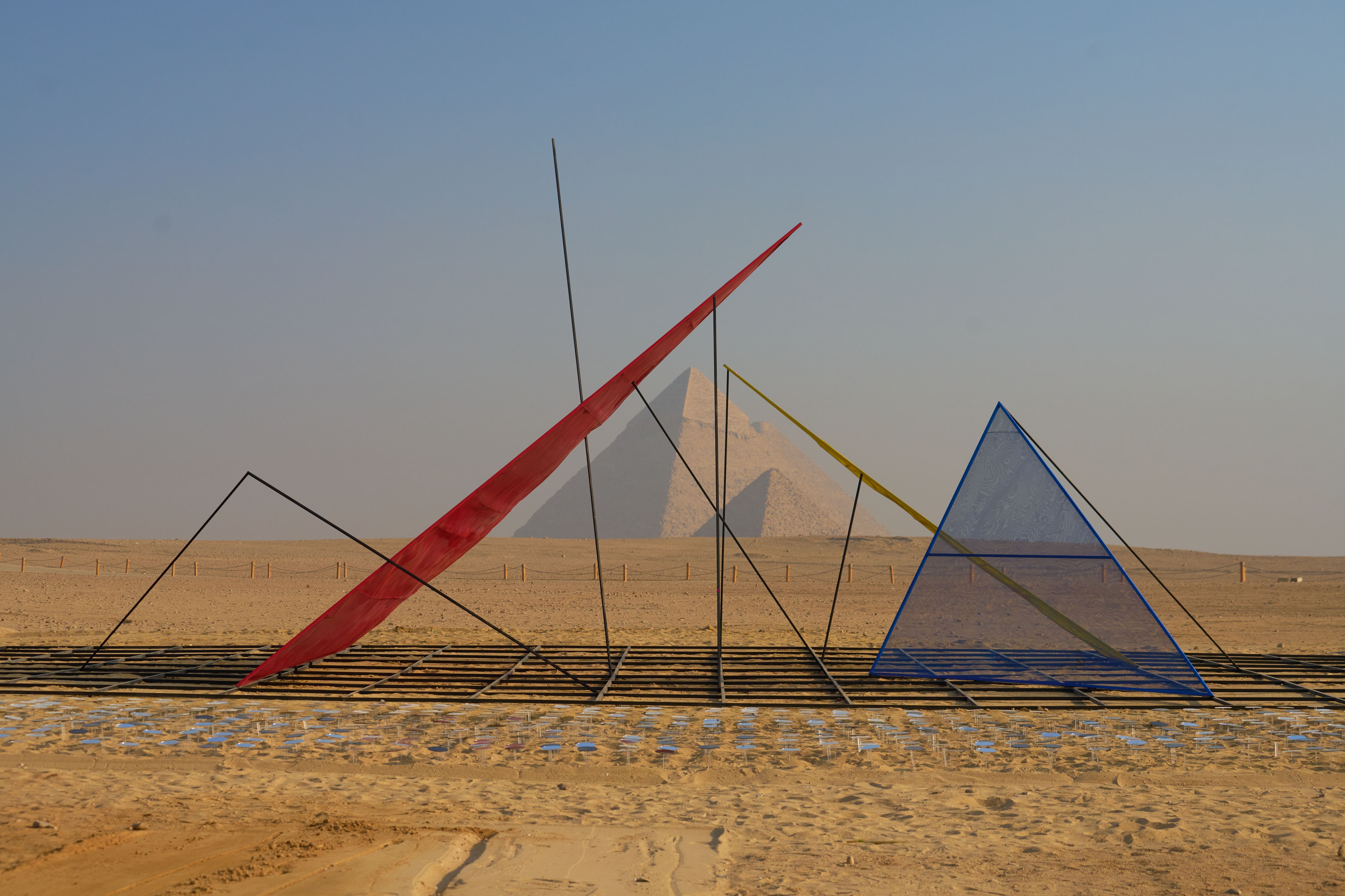 Le piramidi nel futuro: perché visitare Giza durante la mostra Forever Is Now