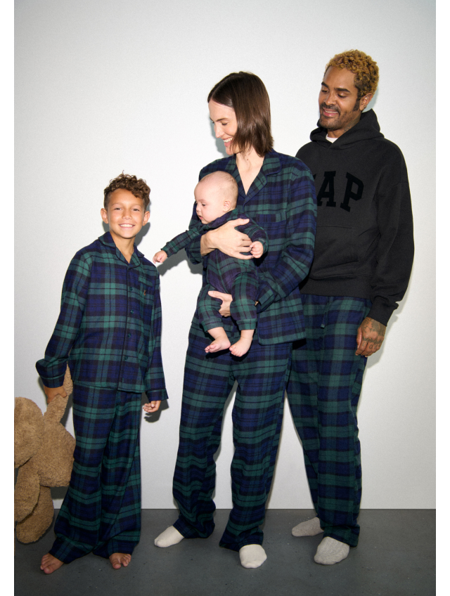 Display images to show real-time content