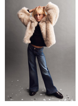 Display images to show real-time content