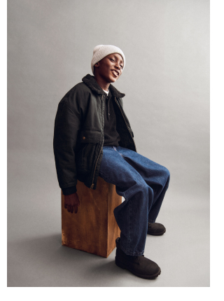 Display images to show real-time content