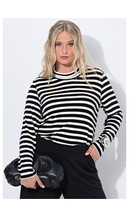 Maglia dal taglio aderente con righe, collo dolcevita e maniche lunghe