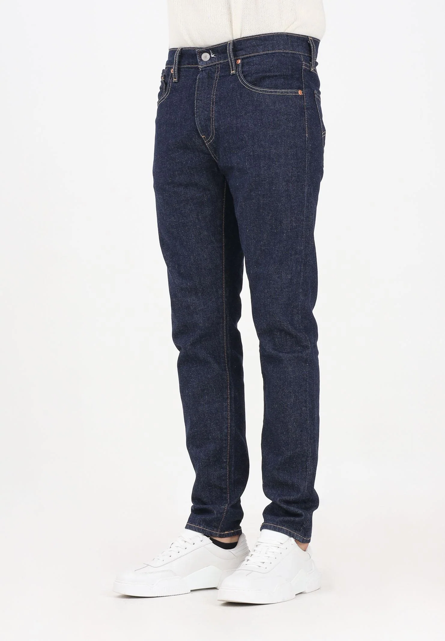Image of LEVI'S® Jeans 512™ Slim Tapered in denim blu da uomo