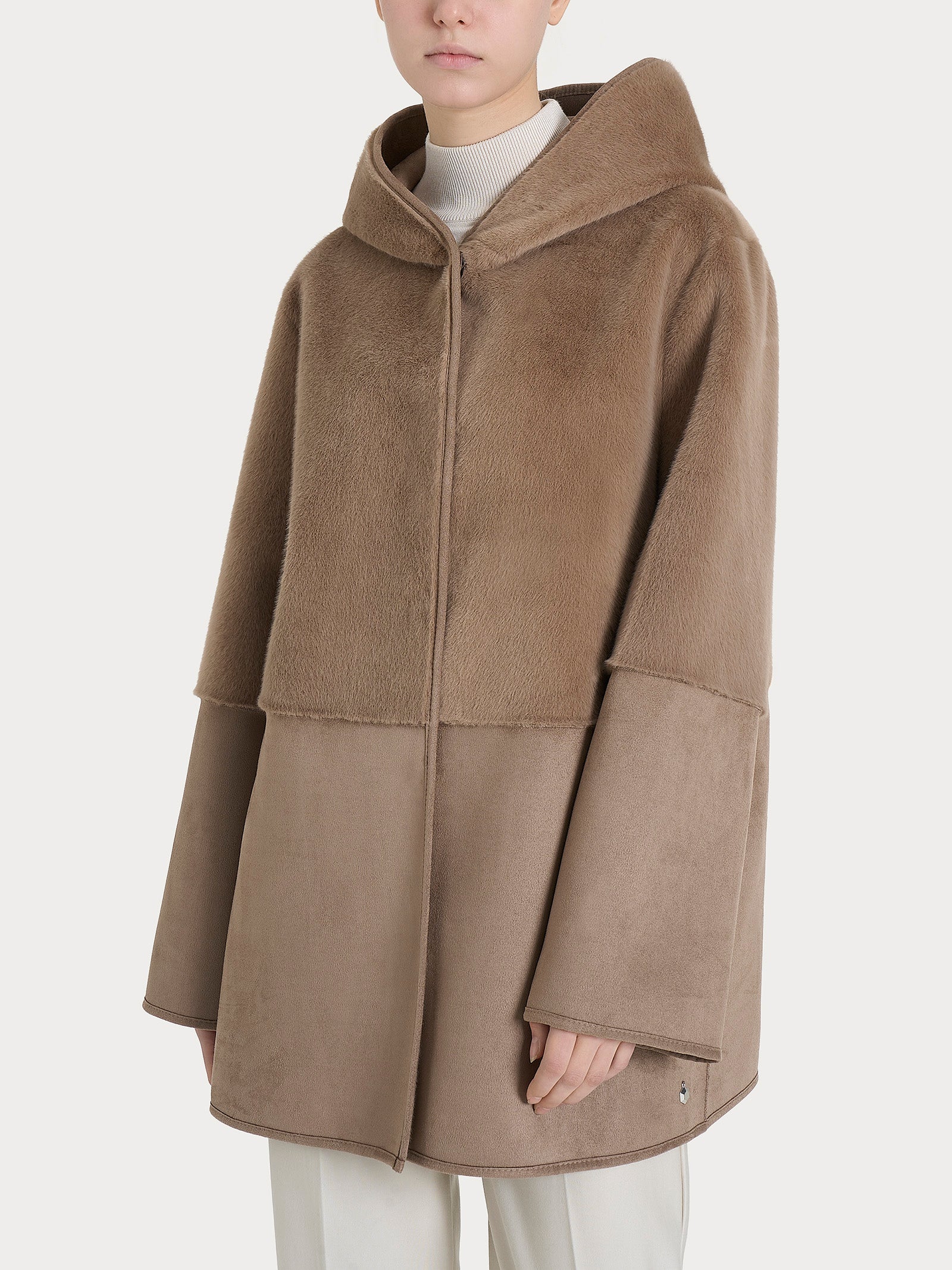 Image of Giacca con cappuccio double-face in Vegan Shearling  - Pine Bark