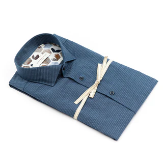 Camicia Blu Micro Fantasia con Dettagli Interni a Contrasto